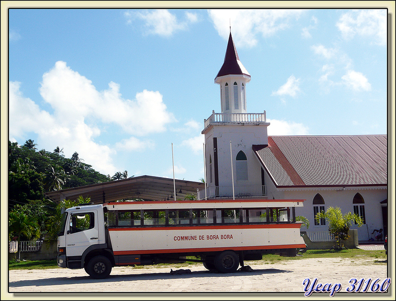L'église et le truck - Bora Bora - Polynésie française