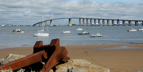 Le pont de Saint-Nazaire a été mis en service le 18 octobre 1975 après 3 ans de construction.  