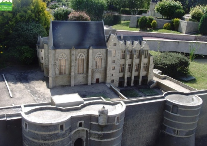 MINI CHATEAUX 1/16  A  AMBOISE