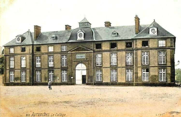 L’ancien collège d’Avranches (Manche) sur l’actuelle place Georges Scelle
