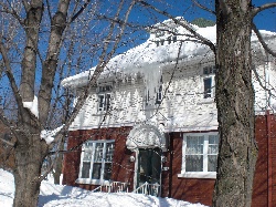 Maisons Québécois en brique rouge...