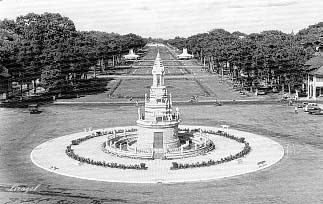 1968 : Phnom-Penh, stupa Cakyamoni