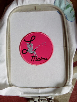 LOGO:L'fées mains en appliqué