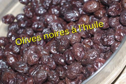 Olives noires à l'huile 