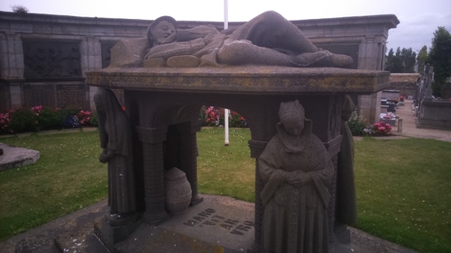 -Monument aux morts de Saint-Pol-De-Léon