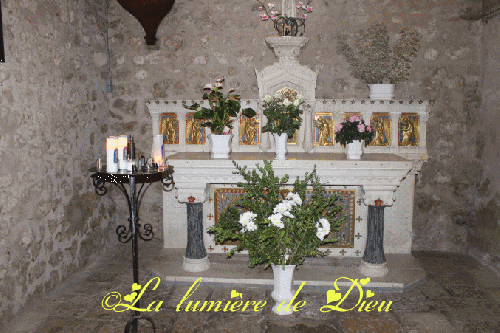 Moustiers Sainte Marie : L'église Notre-Dame de l'Assomption