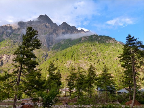 paysages de haute montagne dans l'himalaya;