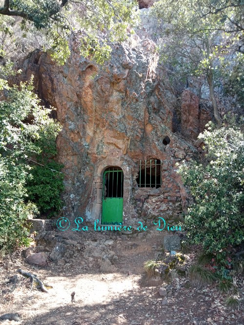 Saint Raphaël, la grotte saint Honorat (Sainte Baume)
