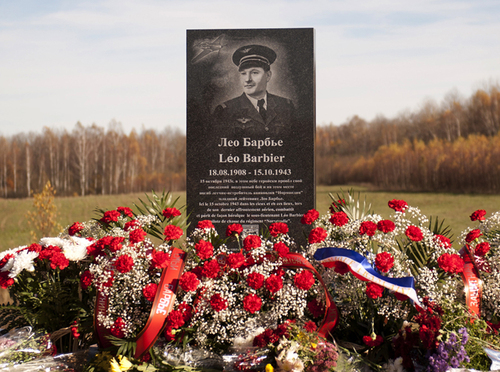 * Stèles en mémoire des victimes de deux crash d’avions à Ormersviller (Moselle) en 1940 et 1943