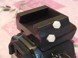 Dovetail adapter for dslr flash-grip
