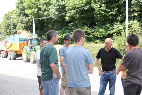 Châteaulin. Rassemblement d’agriculteurs à la laiterie Lactalis (OF.fr-26/08/2016)