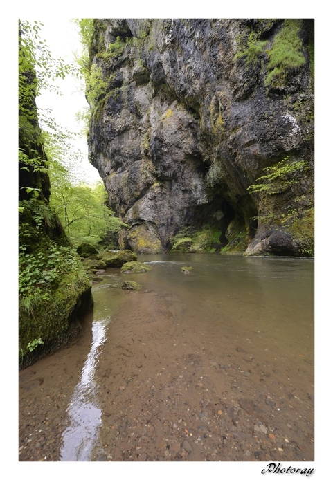 Vic sur Cère - Cantal - Auvergne - Le pas de Cère ... 2 Mai 2015