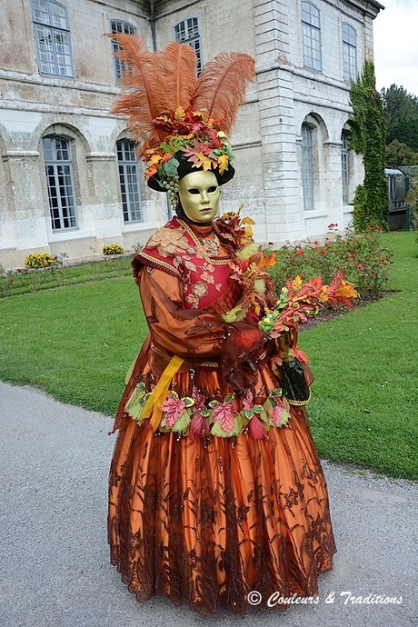 Costumés Vénitiens dans les jardins de Valloires 