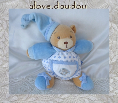 Doudou Ours Kaloo Peluche Marron Blanc Bleu Motif Poisson Hochet