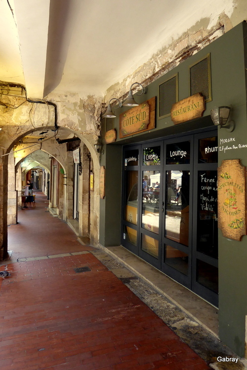 Grasse : promenade dans les rues 