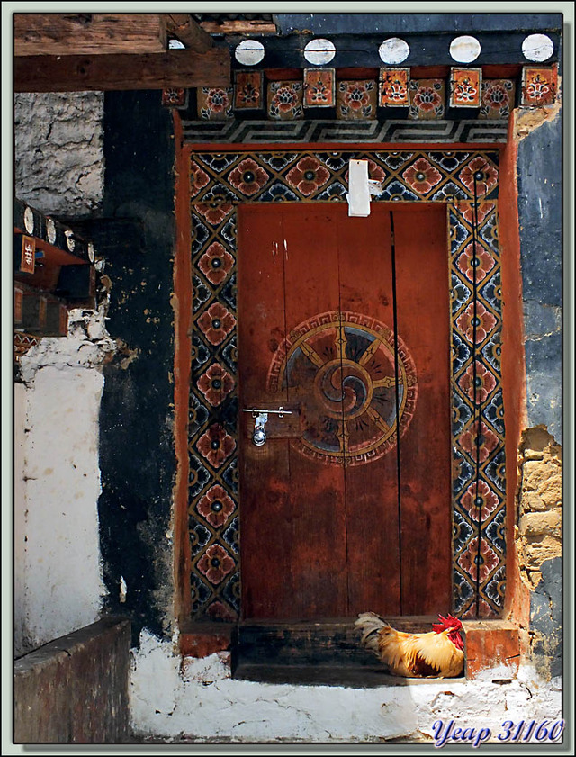 Blog de images-du-pays-des-ours : Images du Pays des Ours (et d'ailleurs ...), Porte au coq - Monastère de Trongsa - Bhoutan