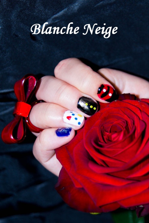 The Sunday nail battle : Blanche Neige