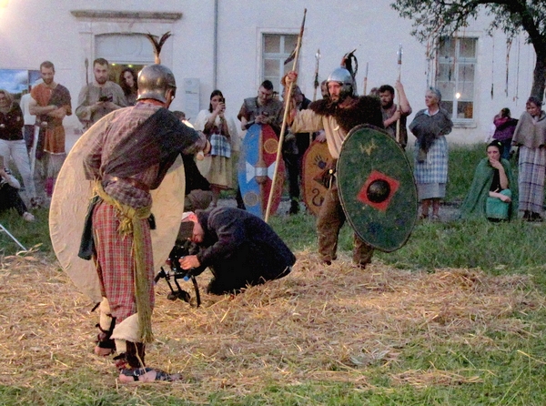 Le tournage du clip  sur la Dame de Vix par "La fabrique à Berlue" a enthousiasmé les visiteurs !