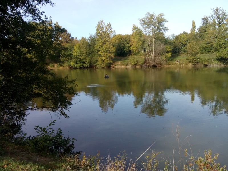 un floua tube sur le lac de barsac 