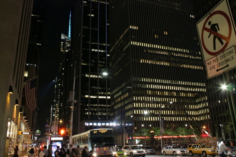 New York : Rues de Manhattan de nuit