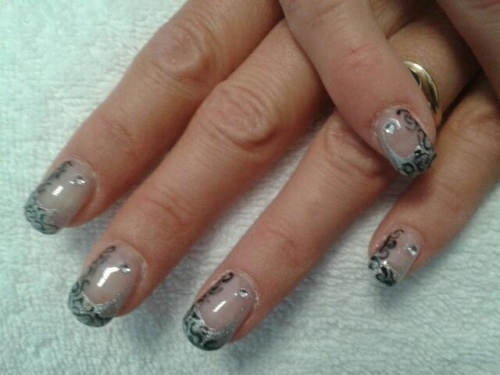 Nail art Baroque argent/noir 