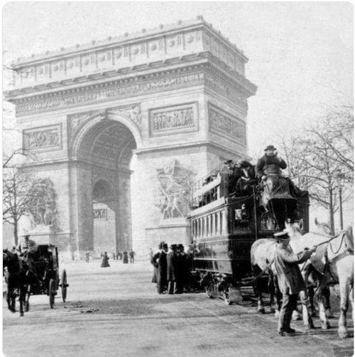 1908 Circulation à l'Arc de Triomphe Paris.jpg
