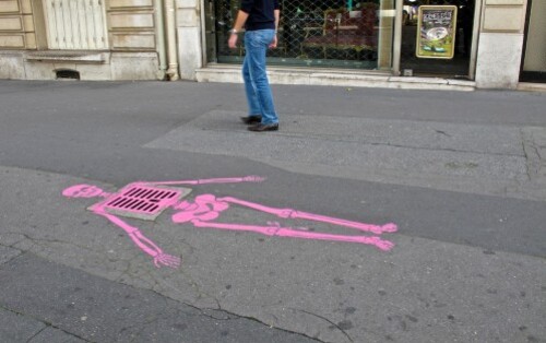 street-art squelette rose 4746