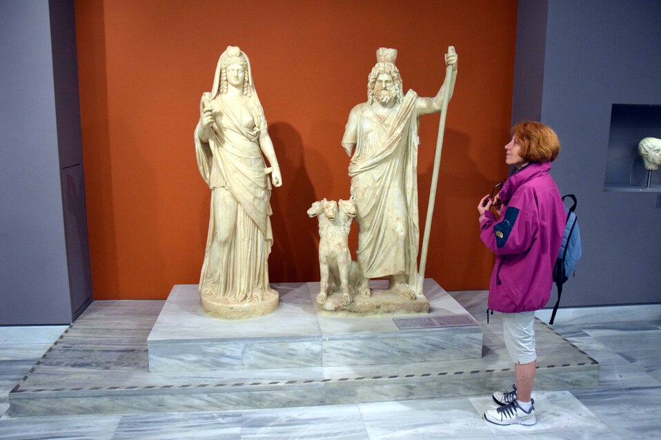 Crête - Heraklion - Musée archéologique - Statues de Pluton, Perséphone déesse des Enfers et Cerbère