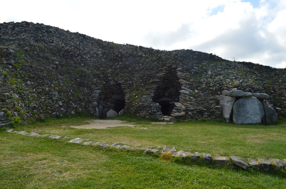 Cairn de Barnenez, l'âge de pierre en baie de Morlaix