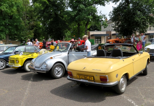 Une superbe exposition de véhicules anciens a eu lieu sur le Cours l'Abbé dimanche 22 mai 2022
