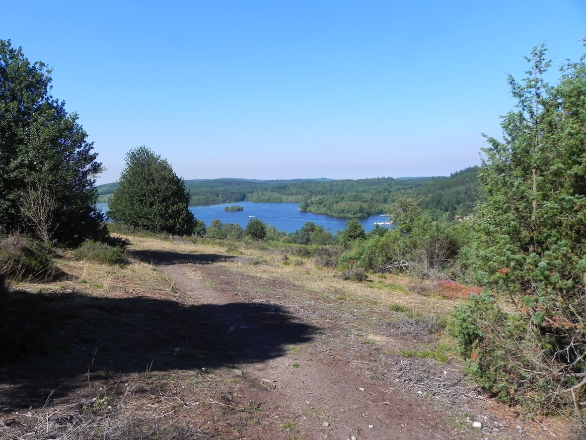 une vue sur Vassivière ...