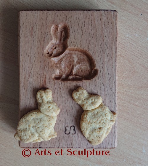 Moule à biscuits artisanal lapin en bois de hêtre - Arts-et-sculpture