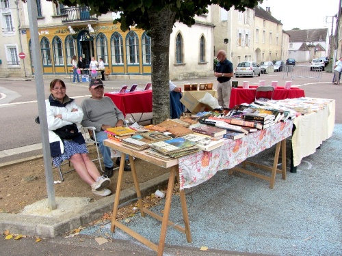 Bourse aux livres et aux vieux papiers à Laignes dimanche...