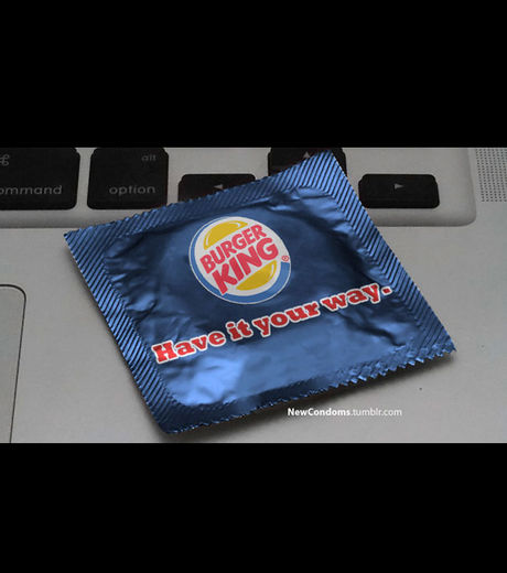 Quand les slogans des grandes marques s'affichent sur des préservatifs!