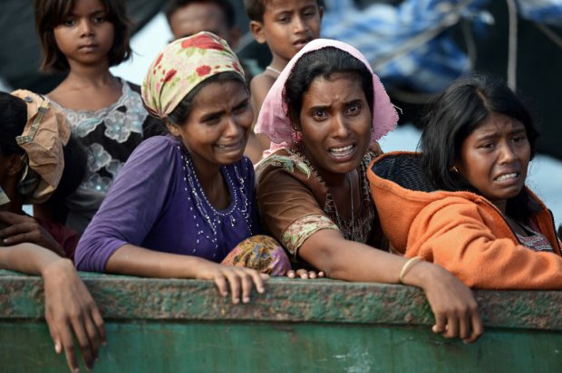 Des boat-people rohingyas de Birmanie dans un bateau au large de la Thaïlande, le 14 mai 2015 (AFP / Christophe Archambault) Des boat-people rohingyas de Birmanie dans un bateau au large de la Thaïlande, le 14 mai 2015 (AFP / Christophe Archambault)