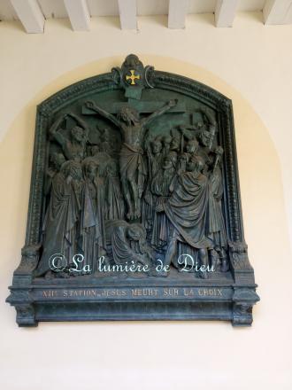 Sainte-Anne d'Auray, le cloître et le chemin de croix