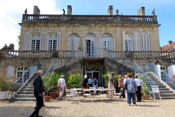 Le château de Beaumont sur Vingeanne a ouvert ses portes aux Amis d'Aignay et alentours....