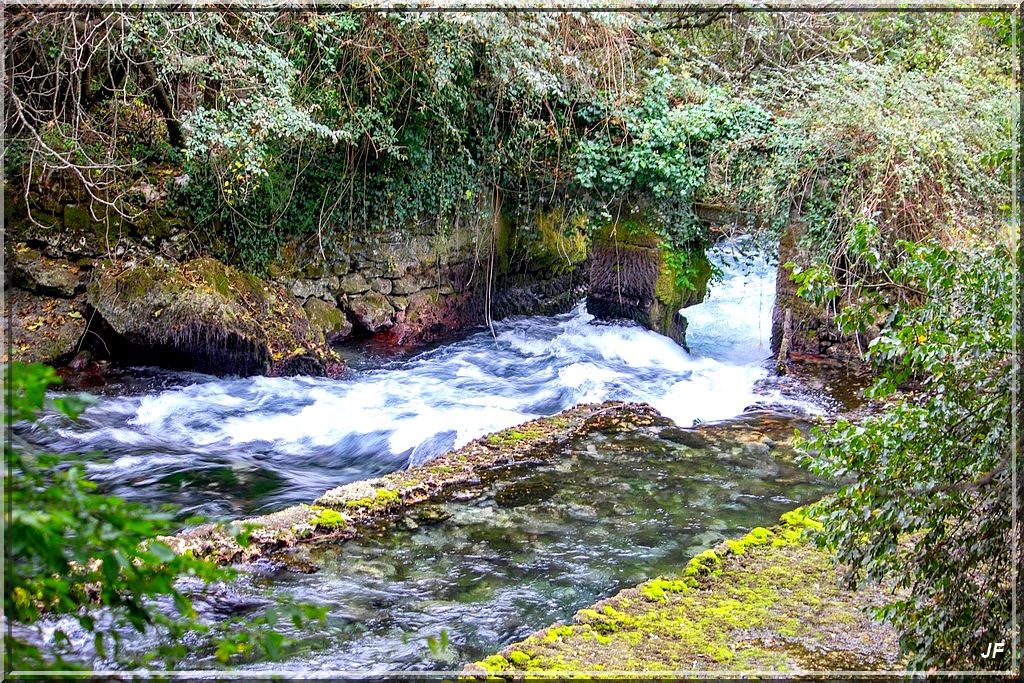 1026 - Fontaine de Vaucluse (84)