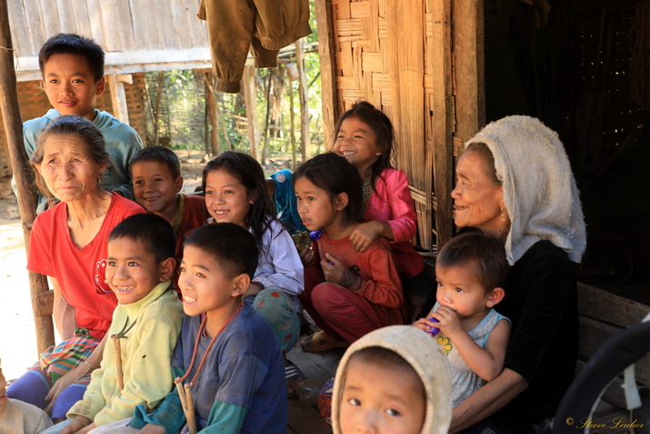 Rencontres avec les enfants des minorités du Nord Laos