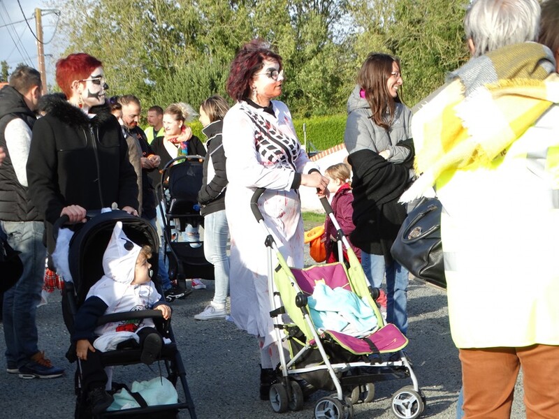    -défiler d Halloween dans le village avec notre association Villa-joie