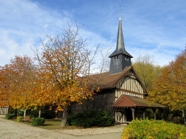 L'église à pans de bois Saint Jean Baptiste de Nuisement aux Bois