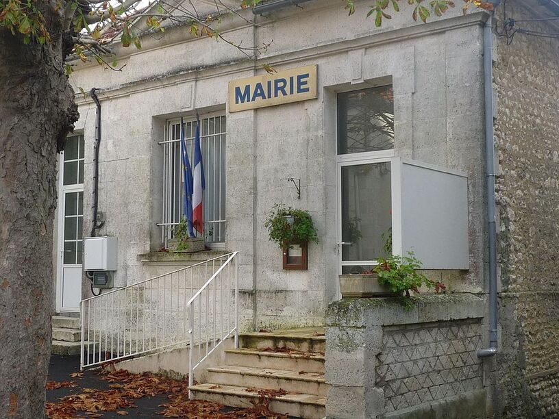 Becheresse mairie.JPG