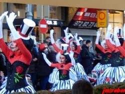 Espagne/ Carnaval 2018 de Platja d'Aro …..le grand défilé de chars (50) et les figurants 