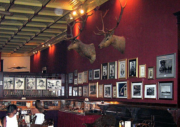 Prescott saloon intérieur