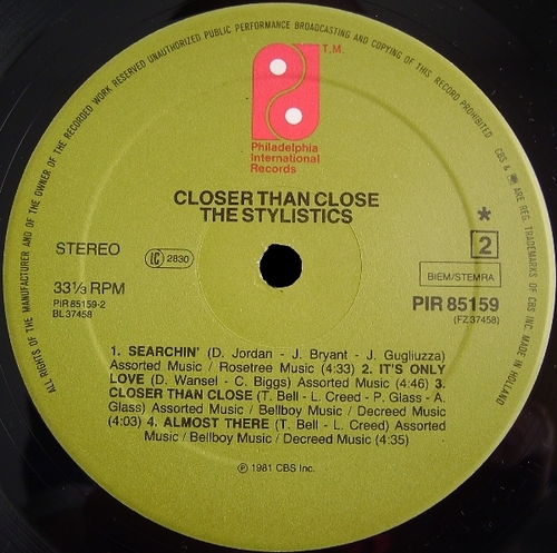 1981 : The Stylistics : Album " Closer Than Close " TSOP Records FZ 37458 [ US ]
