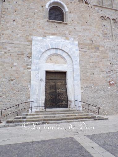 Elne, la cathédrale Sainte Eulalie et Sainte Julie