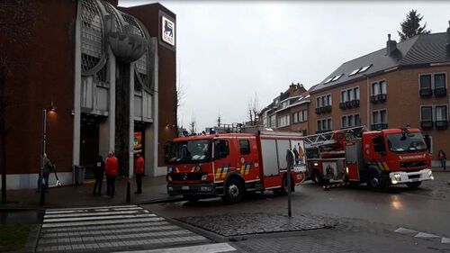 le Delhaize Roodebeek évacué après un début d'incendie 