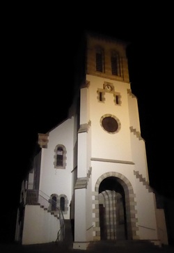 Ostabat, l'église la nuit