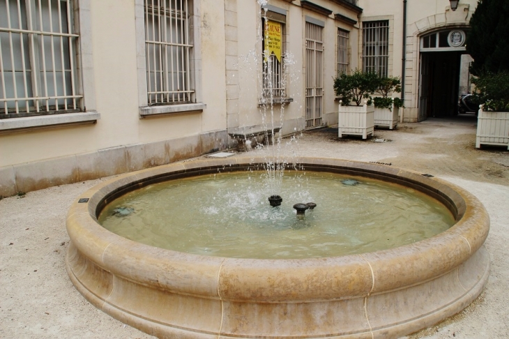 Fontaine - Beaune