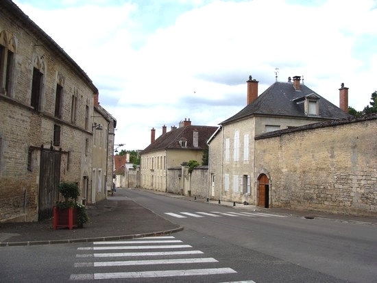 Les rues de Châtillon sur Seine: la rue du Bourg-à-Mont....